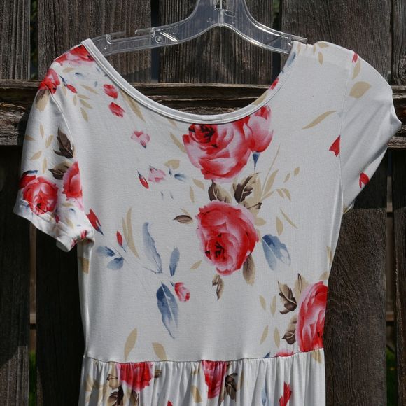 Dearcase Stretch Maxi Dress White Floral Small NWOT Pockets Rayon Blend - Picture 3 of 10